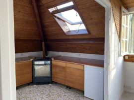 
                                                                                        Location
                                                                                         Appartement chaleureux dans maison individuelle