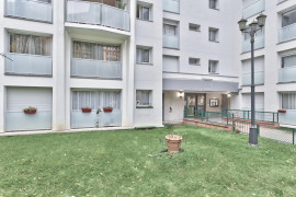 
                                                                                        Colocation
                                                                                         Appartement - Chambre 11m² - Paris - 803€/mois CC