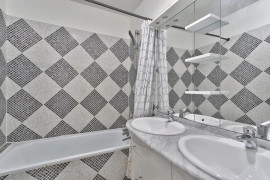 
                                                                                        Colocation
                                                                                         Appartement - Chambre 11m² - Paris - 803€/mois CC