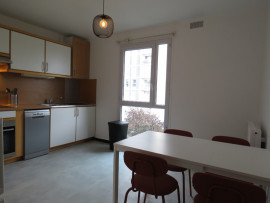 
                                                                                        Location
                                                                                         Appartement 4 pièces meublé 75m2