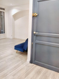 
                                                                                        Location
                                                                                         Appartement confortable, rénové, superbe vue