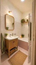 
                                                                                        Vente
                                                                                         Appartement cosy et lumineux • dans bel immeuble • très proche Universités • Lyon 7