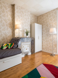 
                                                                                        Vente
                                                                                         Appartement cosy et lumineux • dans bel immeuble • très proche Universités • Lyon 7