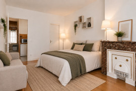 
                                                                                        Vente
                                                                                         Appartement cosy et lumineux • dans bel immeuble • très proche Universités • Lyon 7