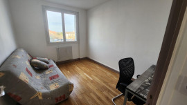 
                                                                                        Location
                                                                                         Appartement cosy et refait avec gout