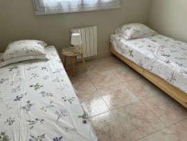 
                                                                                        Location
                                                                                         Appartement danc Parc privé