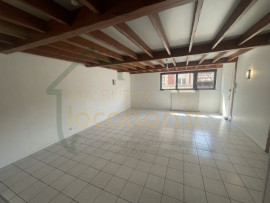 
                                                                                        Location
                                                                                         APPARTEMENT DE 100M2