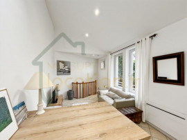 
                                                                                        Location
                                                                                         Appartement de 2 pièces en duplex meublé de 36 m² - Lumineux et Calme en Centre-Ville