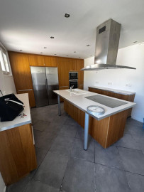 
                                                                                        Location
                                                                                         Appartement de 85 m2