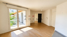 
                                                                                        Vente
                                                                                         Appartement de Deux Pièces avec Balcon
