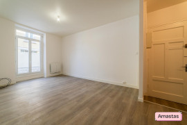 
                                                                                        Location
                                                                                         Appartement de type F4 entièrement rénové à GIVORS