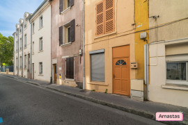 Location
Appartement de type F4 entièrement rénové à GIVORS