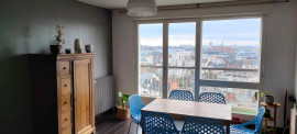 
                                                                                        Location
                                                                                         Appartement dernier étage belle vue et parking