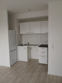 
                                                                                        Location
                                                                                         Appartement deux pièces de 40 m² balcon, terrasse et parking en sous sol