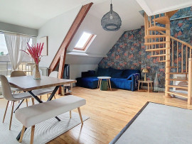 
                                                                                        Vente
                                                                                         APPARTEMENT DUPLEX AVEC CACHET ET BALCON EN CENTRE VILLE