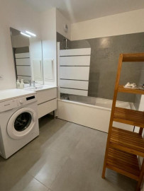 
                                                                                        Colocation
                                                                                         Appartement en colocation - 1 chambre avec salle d'eau disponible