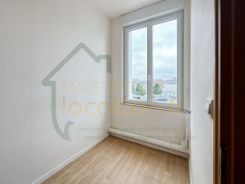 Location
Appartement en duplex dans résidence 130m2
