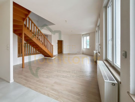 
                                                                                        Location
                                                                                         Appartement en duplex dans résidence 130m2