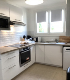 
                                                                                        Location
                                                                                         Appartement Etampes 3 pièces meublé