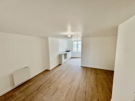 
                                                                                        Location
                                                                                         Appartement F2 lumineux de 41m² + wifi