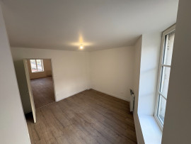 
                                                                                        Location
                                                                                         Appartement F2 lumineux de 50m² + wifi