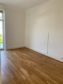 
                                                                                        Location
                                                                                         Appartement F2 Square Dornes avec terrasse