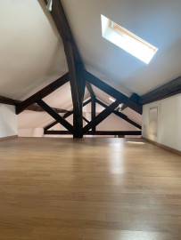 
                                                                                        Location
                                                                                         Appartement F3 lumineux de 100 m²