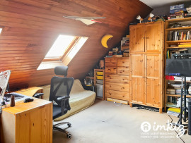 
                                                                                        Vente
                                                                                         Appartement familial 4 pièces, dernier étage, vue