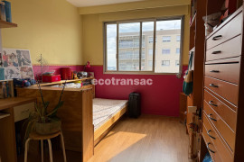 Vente
APPARTEMENT FAMILIAL 5 PIÈCES - 115 M² - À RÉNOVER - BRON Garage fermé en sous-sol, stationnement extérieur, cave, balcon 17 m² - Vue dégagée - Copropriété soignée