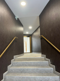 Vente
Appartement Familial de 5 Pièces à Valmy, Lyon 9ème, 2317€/mois*