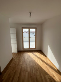 Vente
Appartement Familial de 5 Pièces à Valmy, Lyon 9ème, 2317€/mois*