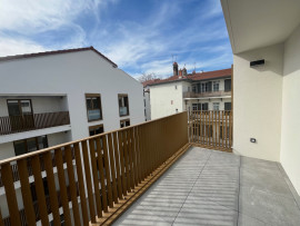Vente
Appartement Familial de 5 Pièces à Valmy, Lyon 9ème, 2317€/mois*