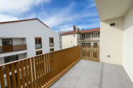 Vente
Appartement Familial de 5 Pièces à Valmy, Lyon 9ème, 2317€/mois*