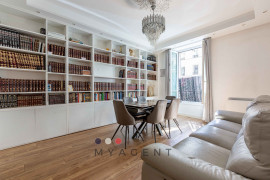 
                                                                                        Vente
                                                                                         Appartement familial - Pont de Neuilly