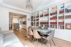 
                                                                                        Vente
                                                                                         Appartement familial - Pont de Neuilly