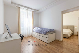 
                                                                                        Vente
                                                                                         Appartement familial - Pont de Neuilly