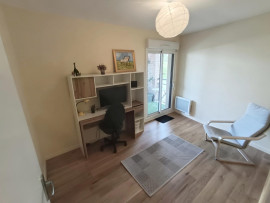 
                                                                                        Location
                                                                                         Appartement meublé 3 chambres, parking