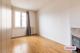 
                                                                                        Location
                                                                                         Appartement meublé 3 pièces - Refait à neuf - Première Location