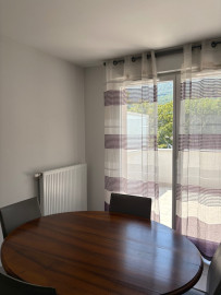 
                                                                                        Location
                                                                                         Appartement meublé 73 m2 Garage & Terrasse