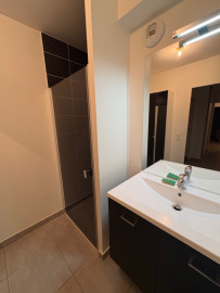 
                                                                                        Location
                                                                                         Appartement meublé 73 m2 Garage & Terrasse