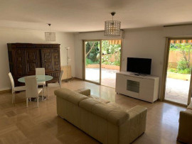 
                                                                                        Location
                                                                                         Appartement meublé de 100m2 au Plateau fleuri