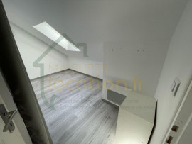 
                                                                                        Location
                                                                                         Appartement meublé en duplex - 3 pièces - 65 m²