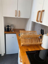 
                                                                                        Location
                                                                                         Appartement meuble en plein coeur de la presqu'ile