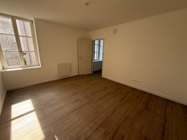 
                                                                                        Location
                                                                                         Appartement meublé F2 lumineux de 57m² + wifi