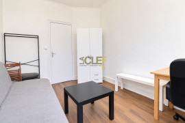 
                                                                                        Location
                                                                                         Appartement meublé lumineux avec vue sur parc