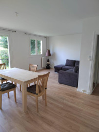 
                                                                                        Location
                                                                                         Appartement meublé refait dans résidence calme