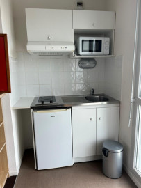 
                                                                                        Location
                                                                                         Appartement meublé tout compris