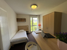 
                                                                                        Location
                                                                                         Appartement meublé tout compris