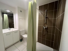 
                                                                                        Location
                                                                                         Appartement meublé tout inclus