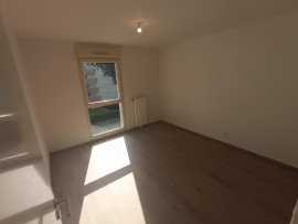 
                                                                                        Location
                                                                                         Appartement neuf, 2 chambres, balcon, parking